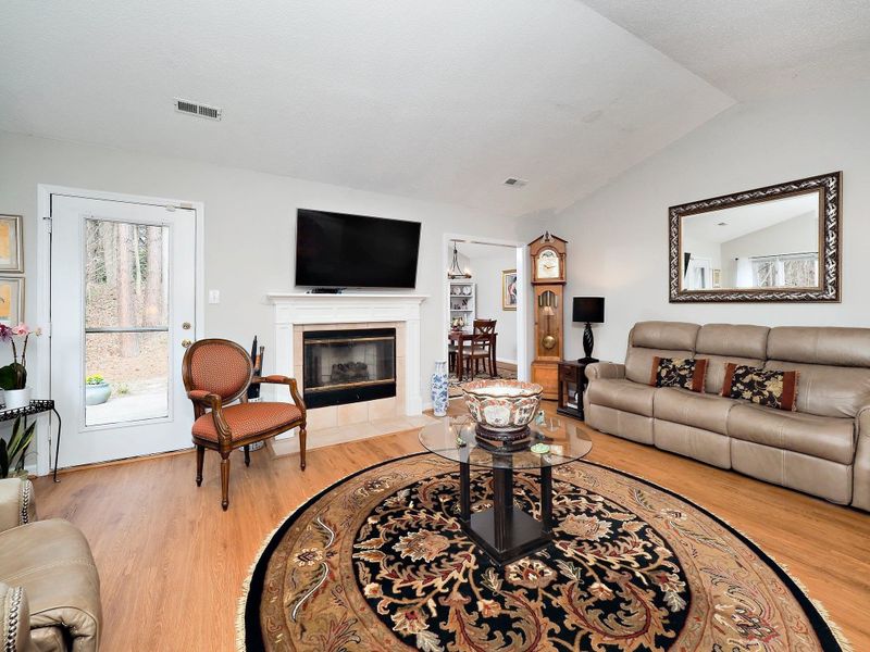 4114 Pin Oak Dr, Durham, NC 27707