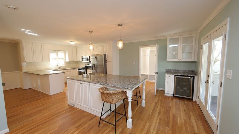 4115 Rockingham Dr, Raleigh, NC 27609