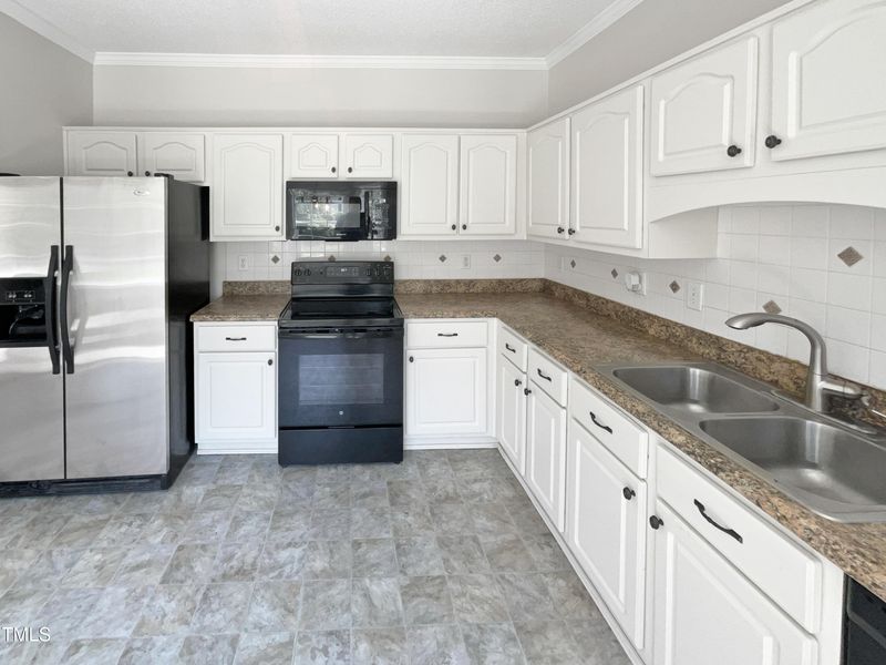 4117 Beaufain St, Raleigh, NC 27604