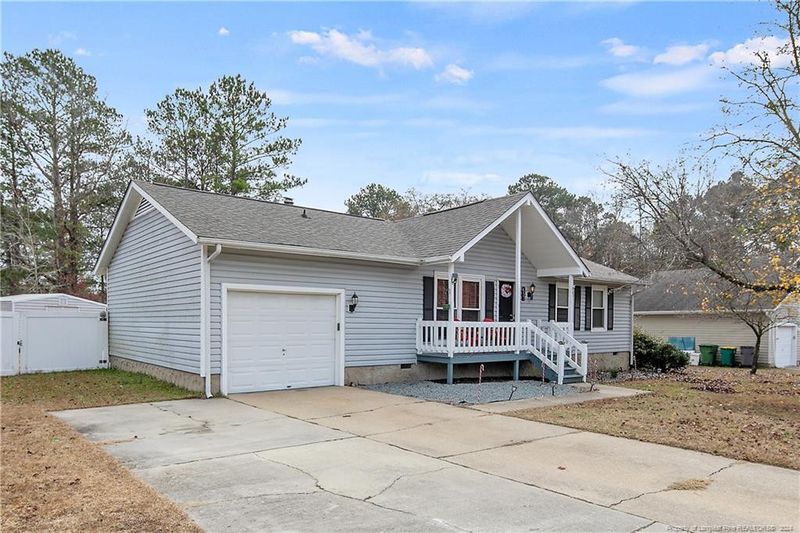 4117 Mill Bridge Rd, Hope Mills, NC 28348