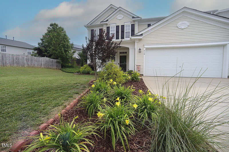 412 Ashdale Dr, Fuquay Varina, NC 27526