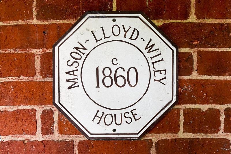 412 W Cameron Ave, Chapel Hill, NC 27516