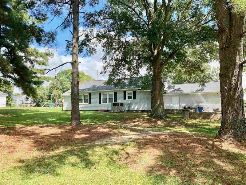 412 S Carrie St, Coats, NC 27521