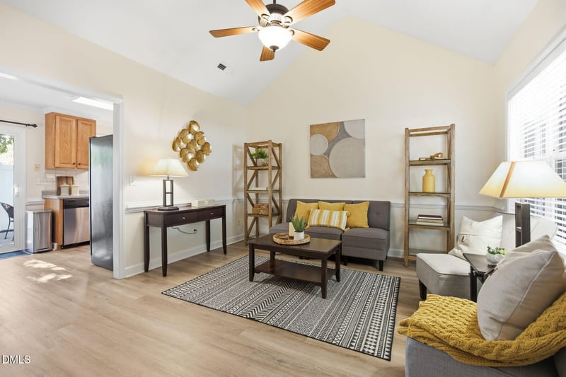 412 College St, Youngsville, NC 27596