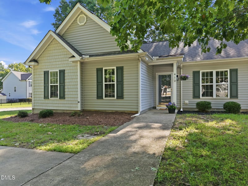 412 College St, Youngsville, NC 27596