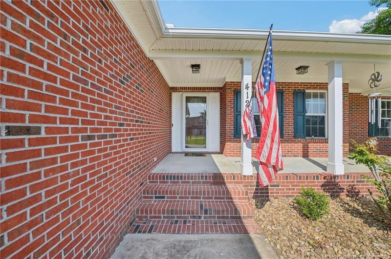 412 Dunbar Dr, Lillington, NC 27546