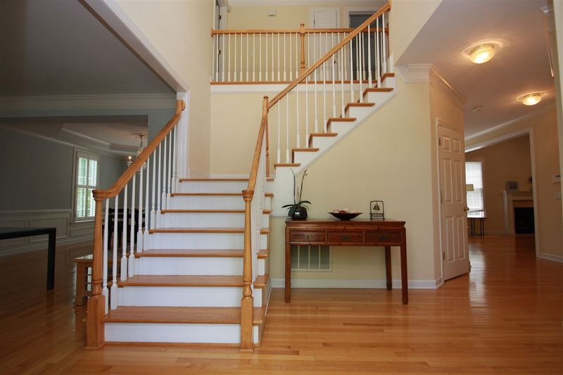 412 Englewood Dr, Chapel Hill, NC 27514