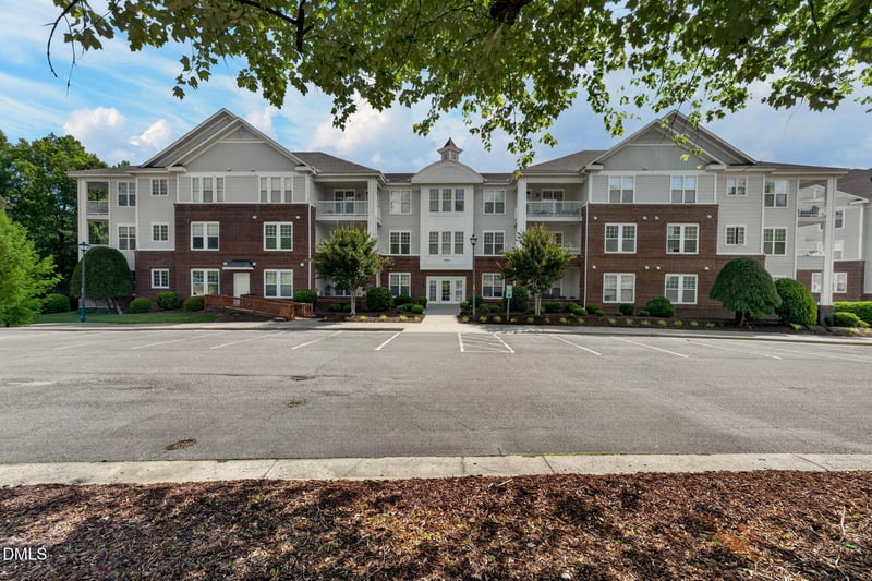 412 Eyam Hall Ln, Apex, NC 27502