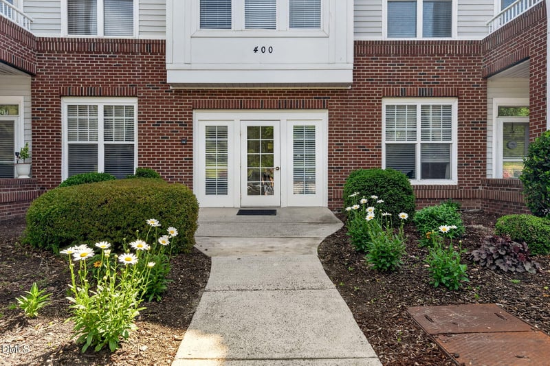 412 Eyam Hall Ln, Apex, NC 27502