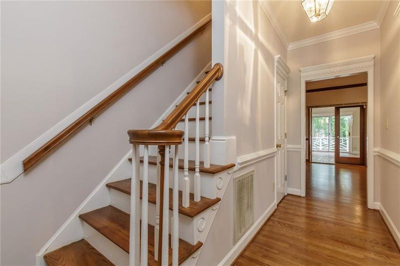 412 Meadowood Dr, Burlington, NC 27215