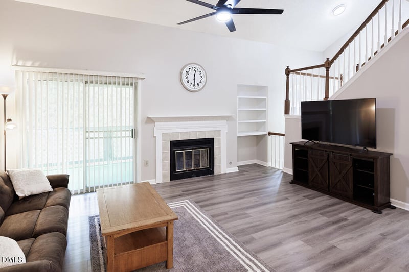 412 Oak Hollow Ct, Raleigh, NC 27613