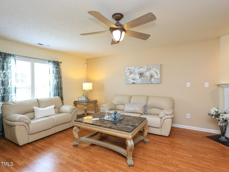 412 Onondaga Ct, Holly Springs, NC 27540