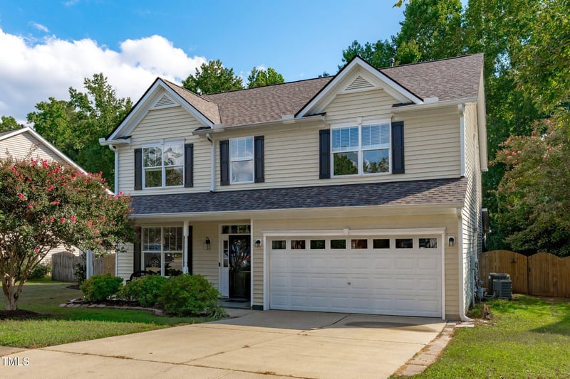 412 Stobhill Ln, Holly Springs, NC 27540