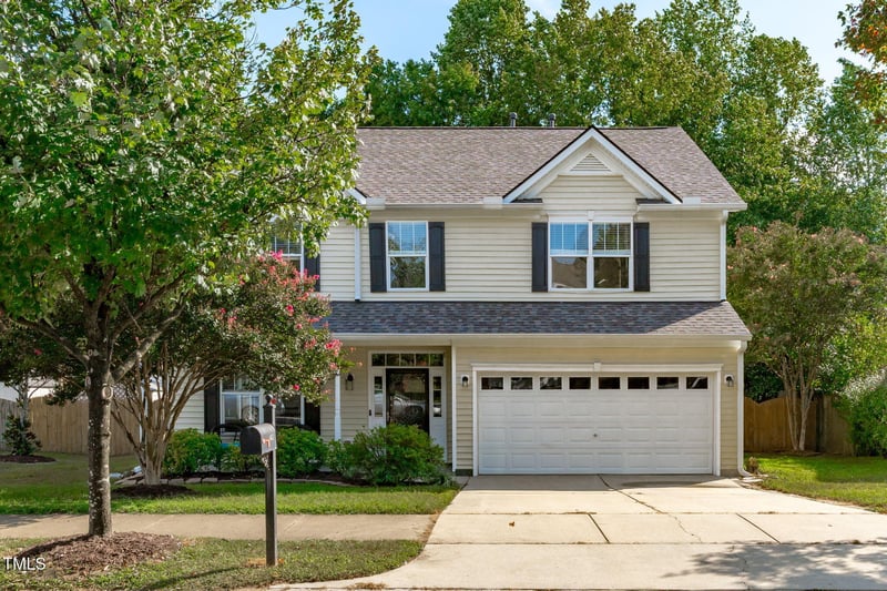 412 Stobhill Ln, Holly Springs, NC 27540