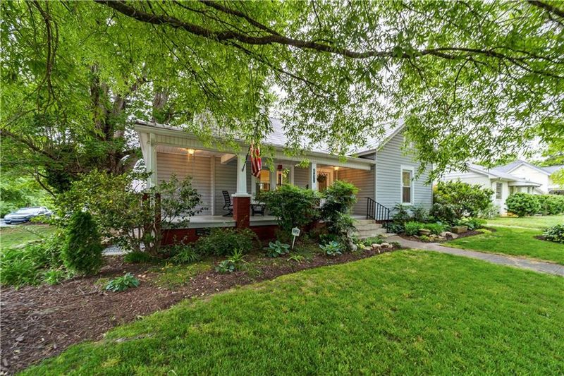 412 S Third St, Mebane, NC 27302
