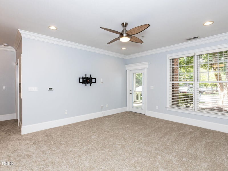 412 Waterford Lake Dr, Cary, NC 27519