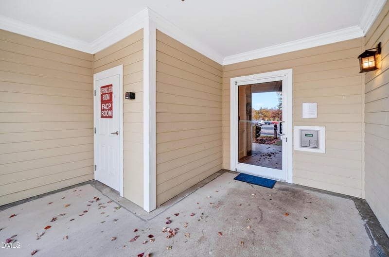 412 Waterford Lake Dr, Cary, NC 27519