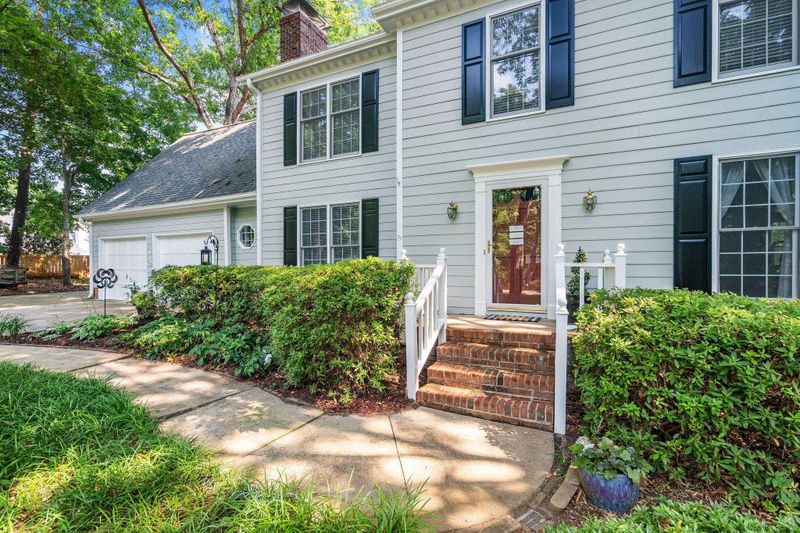 4121 Stagwood Dr, Raleigh, NC 27613