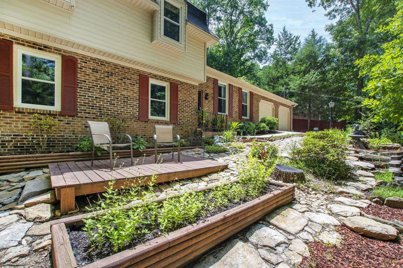 4121 Weaver Dr, Raleigh, NC 27612