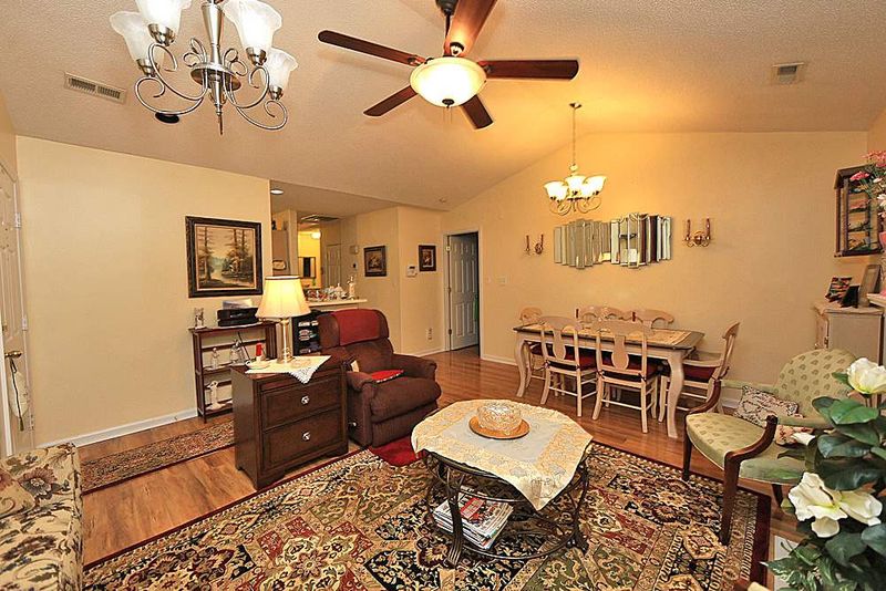 4122 Pin Oak Dr, Durham, NC 27707
