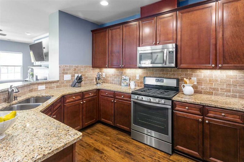 4129 Overcup Oak Ln, Cary, NC 27519