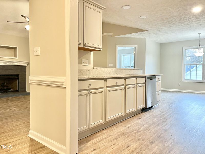 413 Bramblegate Rd, Hope Mills, NC 28348