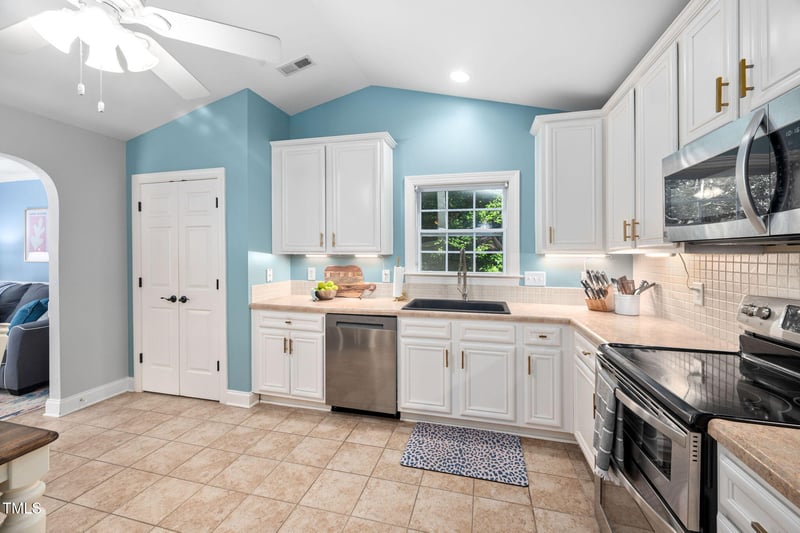 413 Braxman Ln, Holly Springs, NC 27540