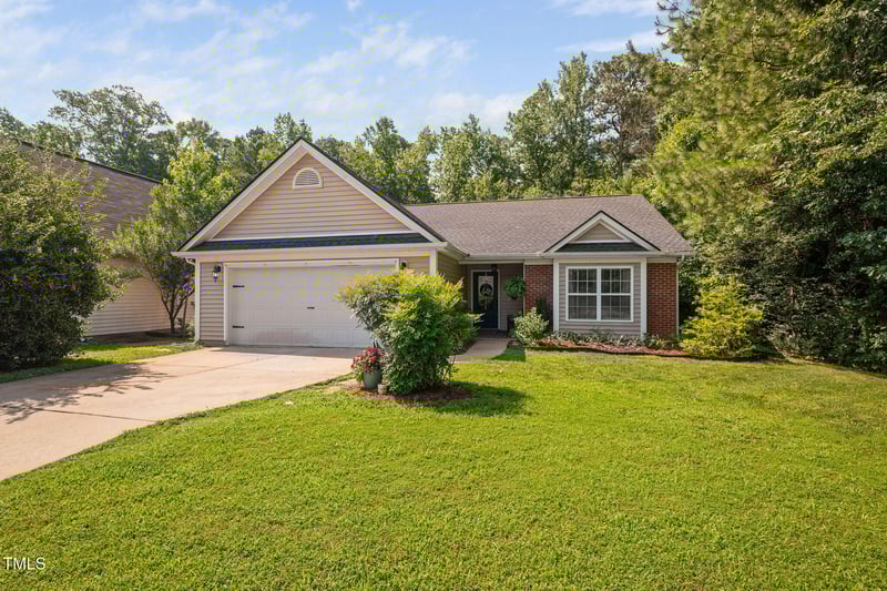 413 Braxman Ln, Holly Springs, NC 27540