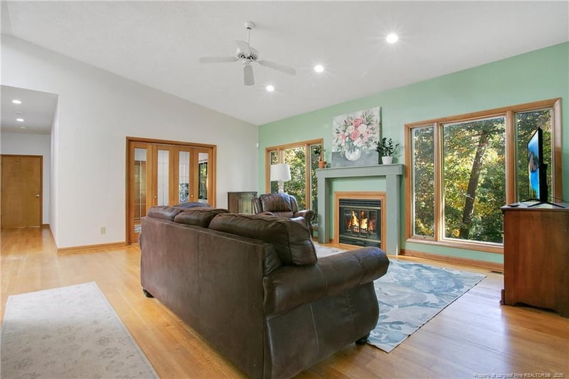 413 Brightwood Dr, Fayetteville, NC 28303