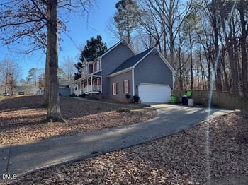 413 Cottonwood Ln, Holly Springs, NC 27540