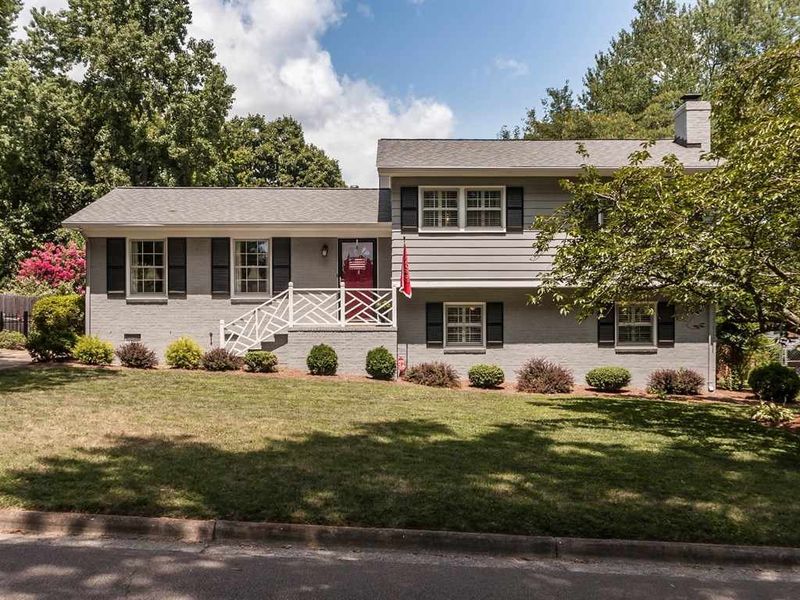 413 Crescent Ct, Raleigh, NC 27609