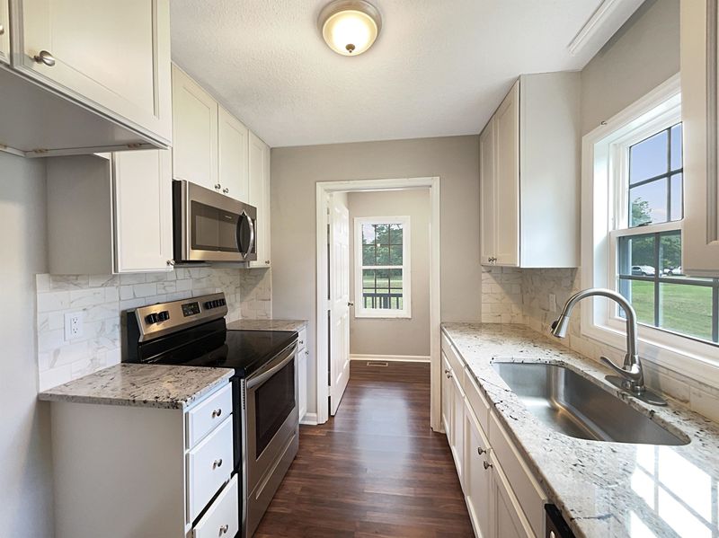413 Dairy Rd, Clayton, NC 27520