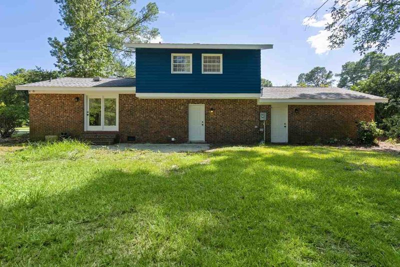 413 Dixie Dr, Selma, NC 27576