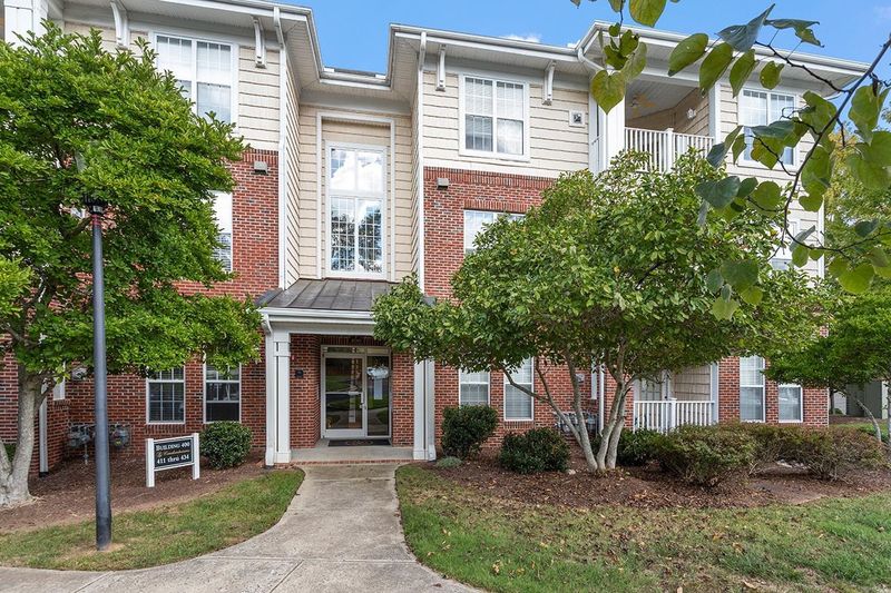 413 Glencrest Pl #413, Chapel Hill, NC 27514