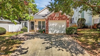 413 Hyannis Dr, Holly Springs, NC 27540