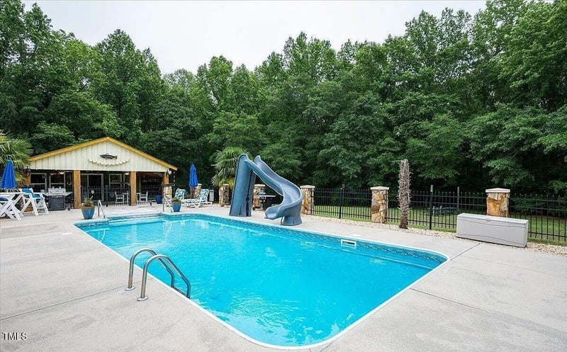 413 Johnson Town Rd, Zebulon, NC 27597