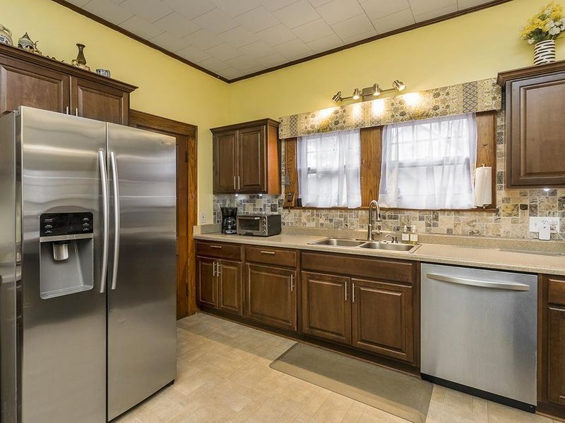413 W Kime St, Burlington, NC 27215