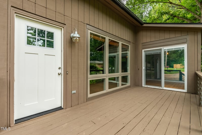 413 Lakeshore Dr, Hillsborough, NC 27278