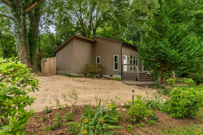 413 Lakeshore Dr, Hillsborough, NC 27278