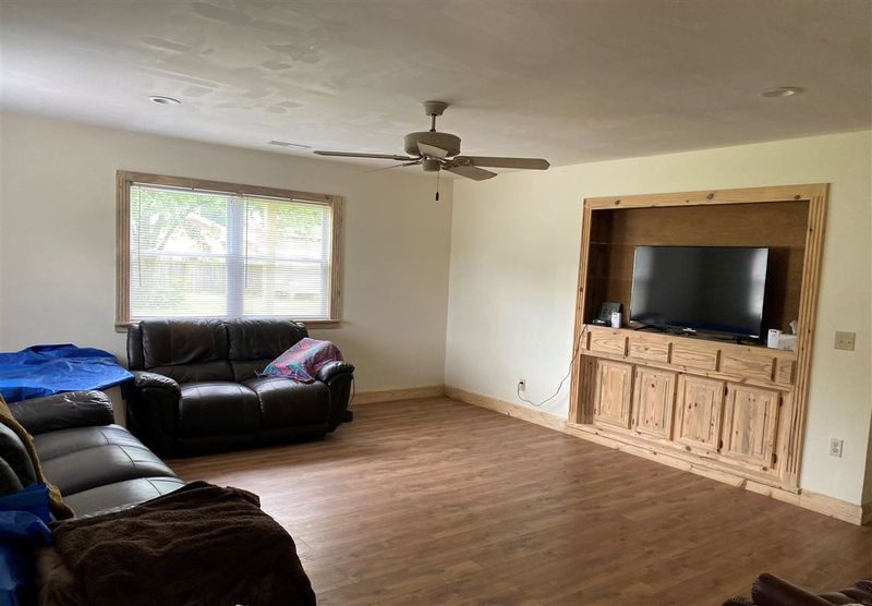413 Mill St, Graham, NC 27253