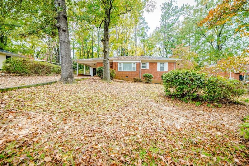 413 N Moore St, Sanford, NC 27330