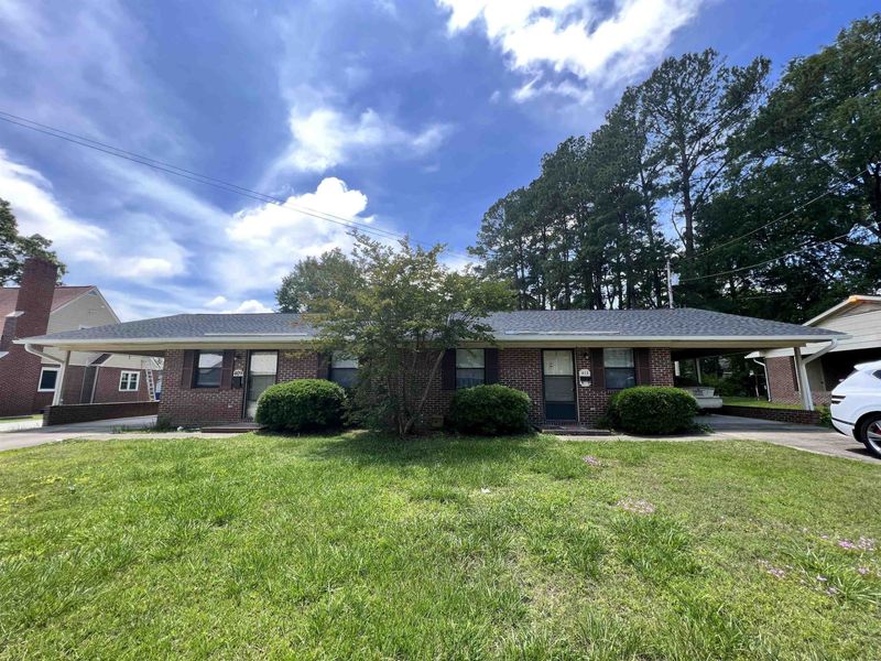 413 W Oak St, Selma, NC 27576
