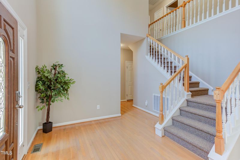 413 Palafox Dr, Chapel Hill, NC 27516