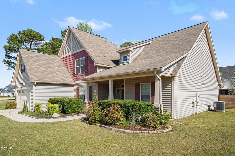 413 Rossendale Dr, Hope Mills, NC 28348