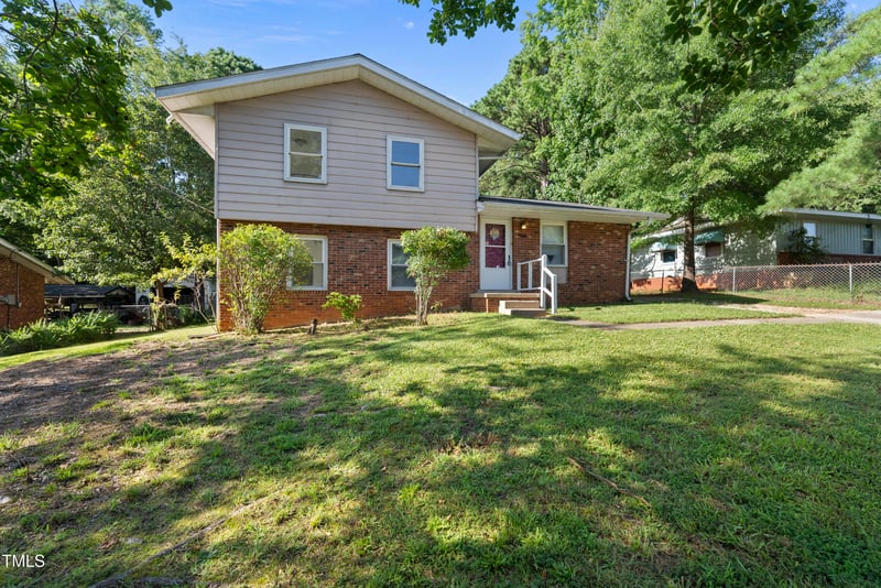 413 Solar Dr, Raleigh, NC 27610