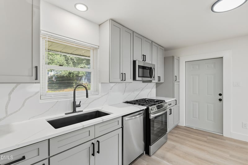 413 Solar Dr, Raleigh, NC 27610