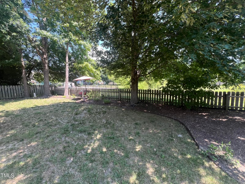 413 Springside Dr, Holly Springs, NC 27540