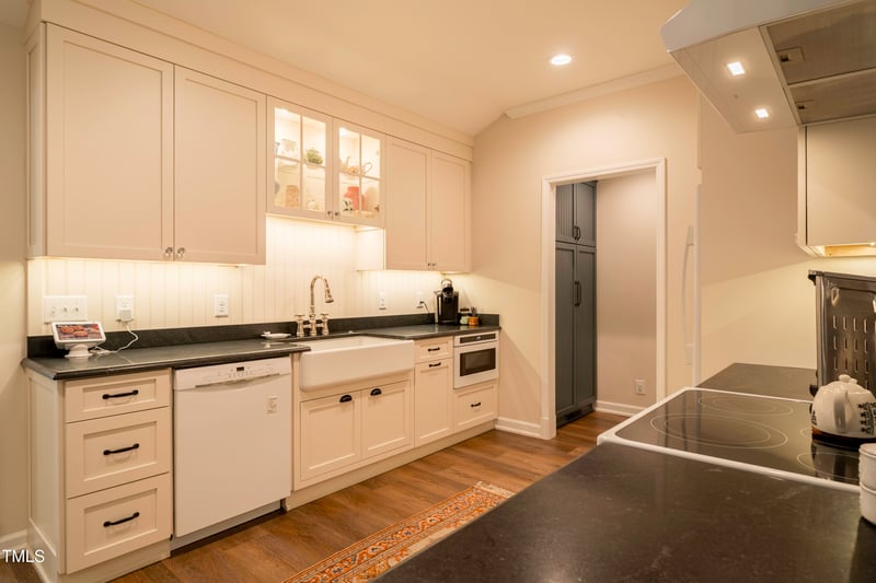 413 Springside Dr, Holly Springs, NC 27540