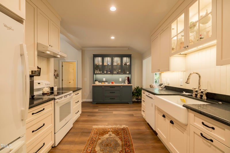 413 Springside Dr, Holly Springs, NC 27540