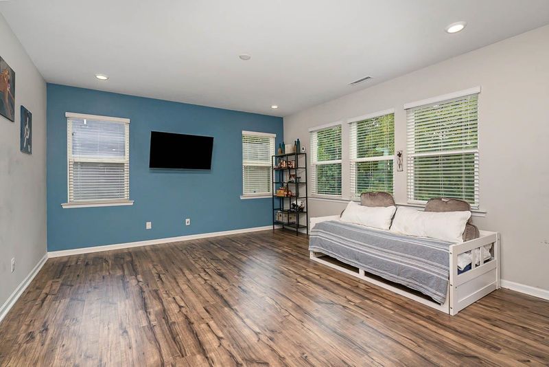 413 Summer Ranch Dr, Fuquay Varina, NC 27526